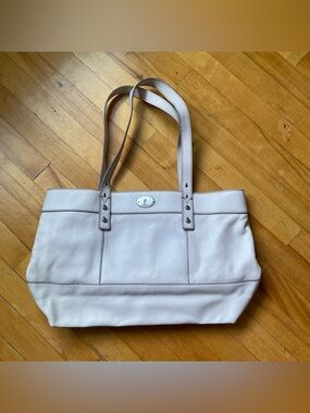 Fossil Pebbled Leather Tote in White with Light Brown Trim